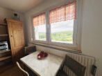 Möblierte 1-Zimmer-Wohnung mit Fernblick zum Soforteinzug! - Essbereich