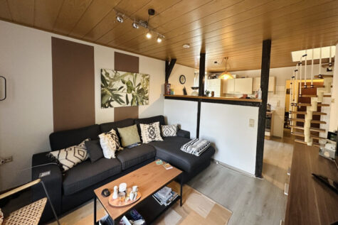 Charmante Maisonettewohnung mit Dachterrasse und Möblierung., 44388 Dortmund/Somborn, Maisonettewohnung