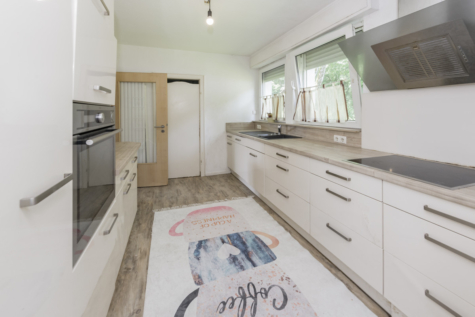 Zweifamilienhaus sucht Großfamilie - Wohnung 1: Küche (70259)