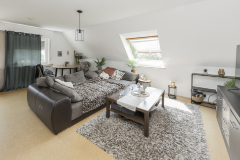Zweifamilienhaus sucht Großfamilie - Wohnung 2: Wohnzimmer (70271)
