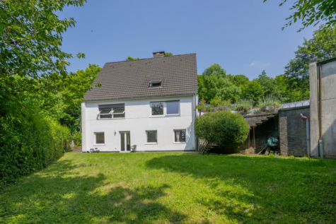 Zweifamilienhaus sucht Großfamilie - Gartenansicht (70274)
