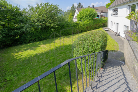 Zweifamilienhaus sucht Großfamilie - Garten (70295)