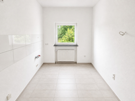 Schöne 3-Zimmer-Wohnung mit viel Tageslicht - Küche (69703)