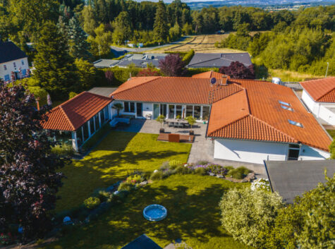 Stilvolles Anwesen mit Spa, Bar und traumhaftem Garten!, 58640 Iserlohn / Sümmern, Einfamilienhaus