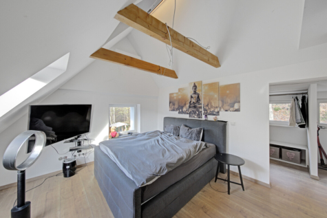 Doppelhaushälfte mit Wellness-Extras und Wohlfühlgarten - Schlafzimmer im DG (71226)