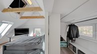 Doppelhaushälfte mit Wellness-Extras und Wohlfühlgarten - Schlafzimmer u. Ankleide im DG