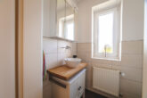 Wohntraum trifft Vielseitigkeit Maisonette mit Garage, & eigenständigem Studio - Gäste-WC