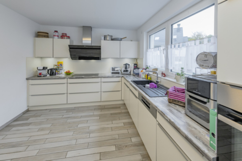 Ihr Zuhause zum Wohlfühlen! Doppelhaushälfte mit Garten - Küche (71175)