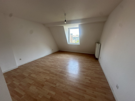 Charmante Altbauwohnung mit durchdachter Raumaufteilung - Wohnzimmer (69773)