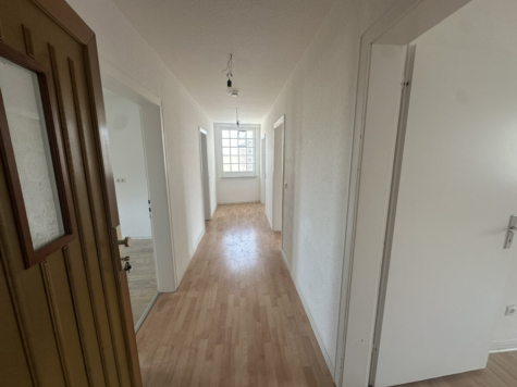 Charmante Altbauwohnung mit durchdachter Raumaufteilung - Zugang Wohnung (69771)