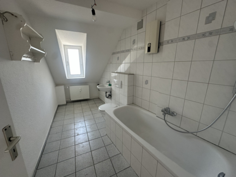 Charmante Altbauwohnung mit durchdachter Raumaufteilung - Badezimmer (69777)