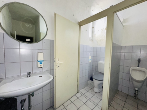 Charakterstarke Gewerbeeinheit für Gastronomie, Lounge oder Showroom - Sanitärbereich (69799)