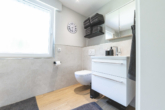 Badezimmer im Obergeschoss