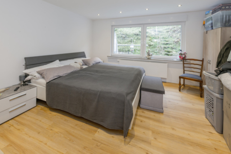 Großzügige Eigentumswohnung mit Gartenzugang in ruhiger Wohngegend - Schlafzimmer (70444)