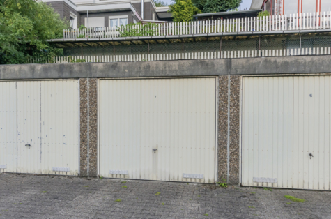 Ein Bungalow zum Verlieben. Einfamilienhaus mit viel Platz und Charisma. - Garage (70623)