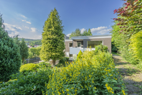 Ein Bungalow zum Verlieben. Einfamilienhaus mit viel Platz und Charisma. - Garten (70618)