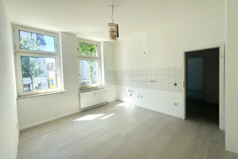 Frisch renovierte 2-Zimmer-Wohnung mit Wohnküche in zentraler Lage, 45657 Recklinghausen, Etagenwohnung