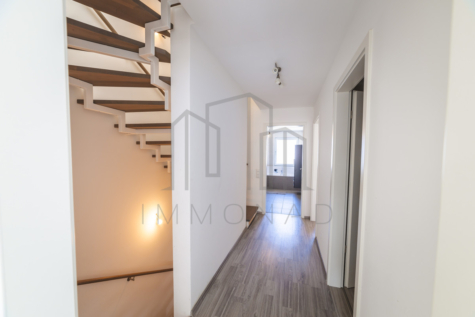 *Provisionsfrei für den Käufer* Modernes Reihenmittelhaus! - Diele im Obergeschoss (70190)