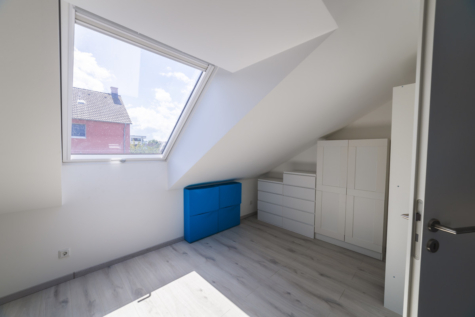 *Provisionsfrei für den Käufer* Modernes Reihenmittelhaus! - Kinderzimmer im Dachgeschoss (70216)