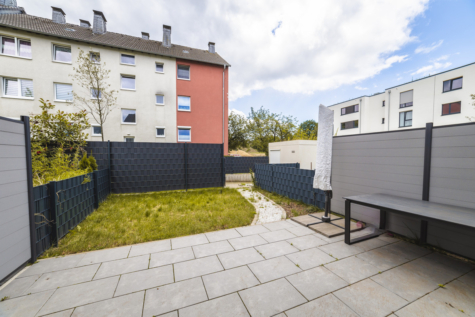 *Provisionsfrei für den Käufer* Modernes Reihenmittelhaus! - Terrasse mit Garten (70220)