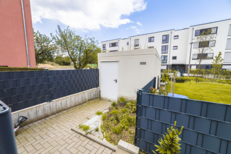 *Provisionsfrei für den Käufer* Modernes Reihenmittelhaus! - Zugang vom Garten zur Garage (70221)