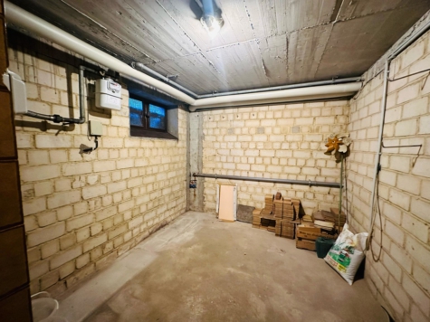 Charmantes Reihenmittelhaus mit Garten – Renovierungsbedürftiges Juwel mit Kellerbar- - Weiterer Kellerraum (70877)
