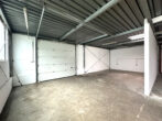 Großzügige Lagerhalle in zentraler Lage - Blick zum Tor