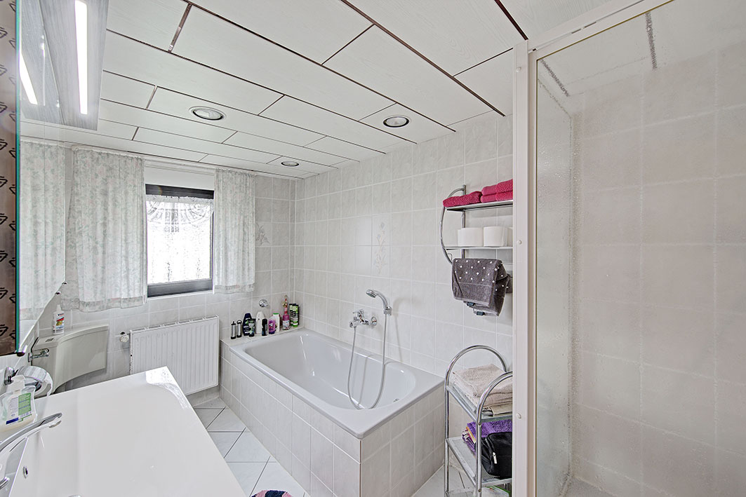 Badezimmer im Erdgeschoss