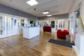 Repräsentative Büro-/Praxisfläche mit großzügigen Fensterfronten - Verkaufsraum