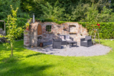 Sitzgruppe mit schicker Mauer